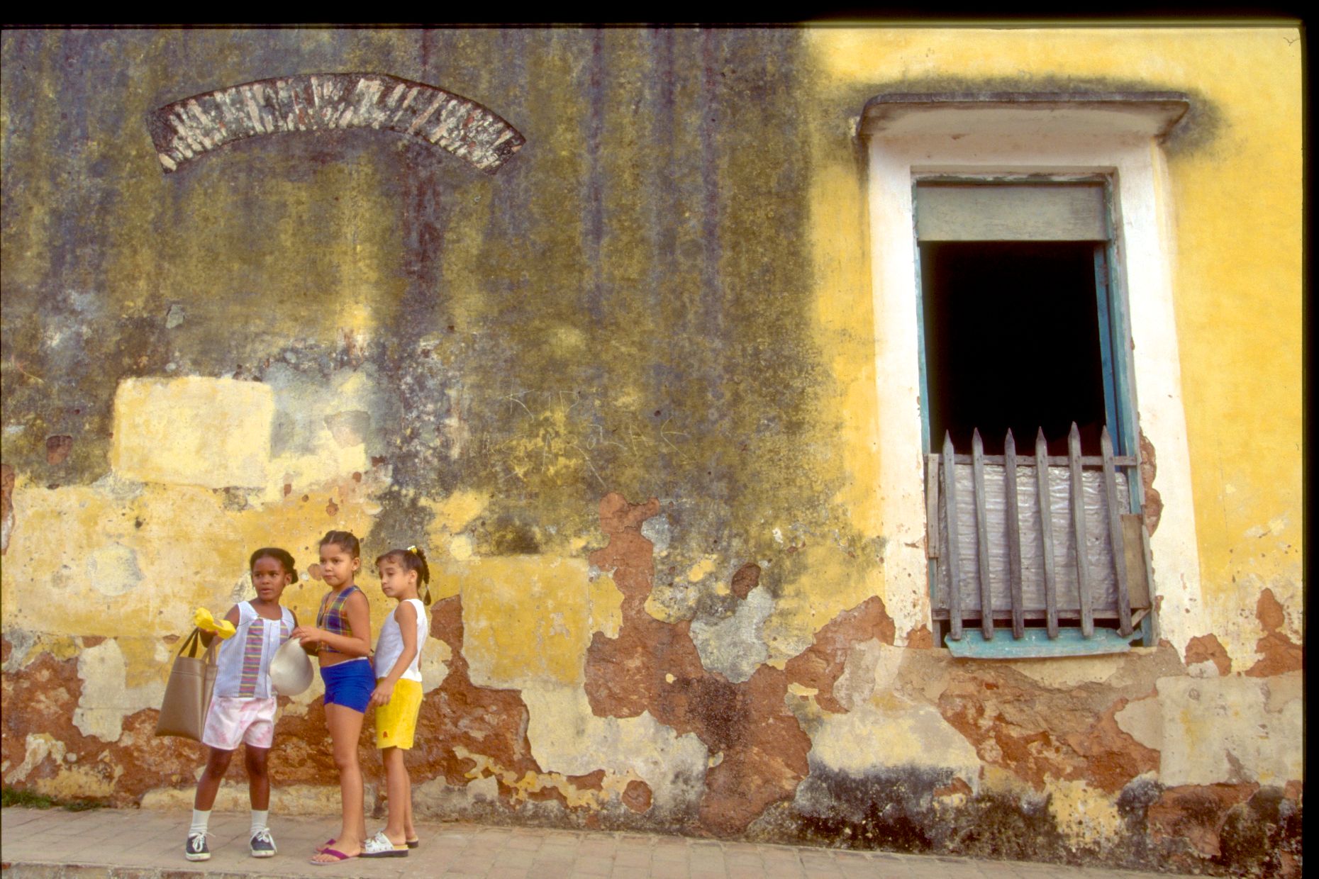 Cuba 3 girls-52